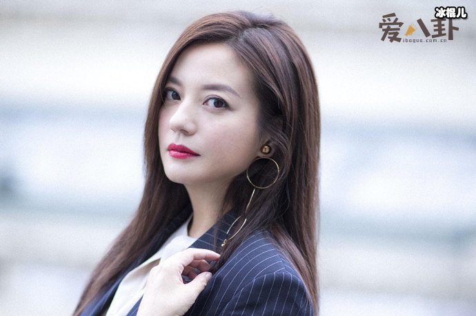 赵薇微博删除老公照片，被传婚变却又否认！