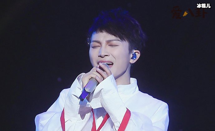 周深过往经历被扒，自曝留学学医遭暴力！