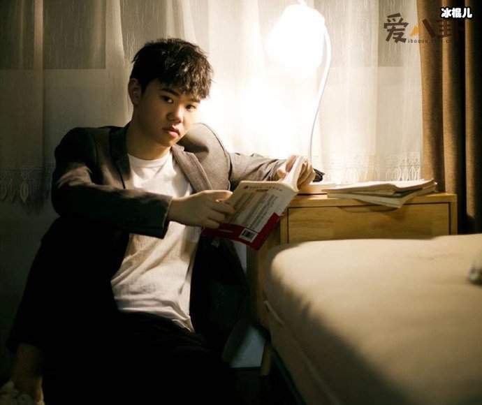 “电竞圈罗志祥”韩涵个人资料起底, 夹子门事件在被扒!