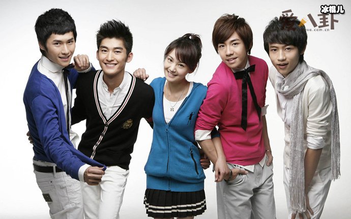 张翰郑爽时隔多年复合,二人在戴戒指是为哪般?