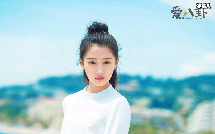 关晓彤大学挂科延期毕业，是因为工作耽误了学业？