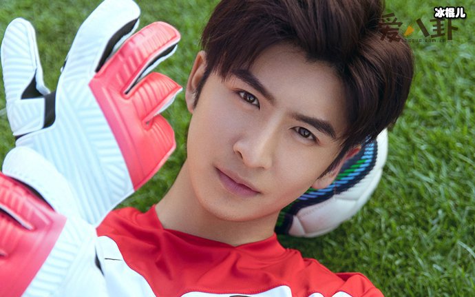 张云龙是哪个公司旗下的艺人?为何杨幂不捧他?