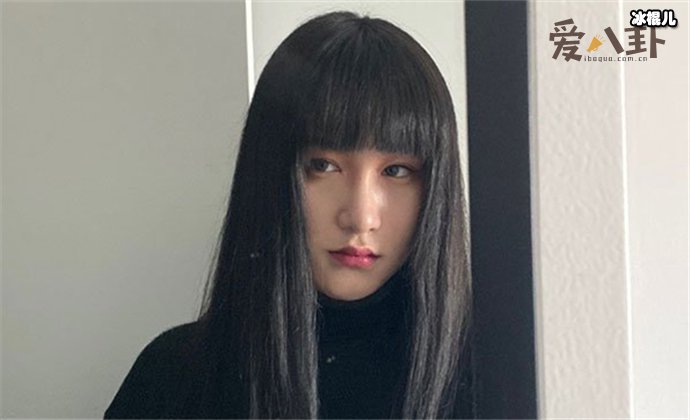 锤娜丽莎旧照被扒,和现在对比判若两人!