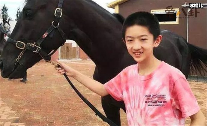 于云霆同为德云社云字辈,小小年纪为何却被叫“五哥”