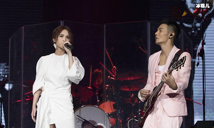 董子健发文与李荣浩互动,网友:这就是婚后男人现状?