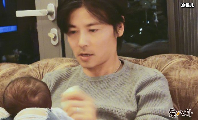 张晋蔡少芬一共有几个孩子，专业奶爸张晋获赞！