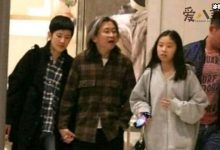 陈可辛吴君如一家三口逛街被拍,女儿成为焦点!-捕鱼中文站