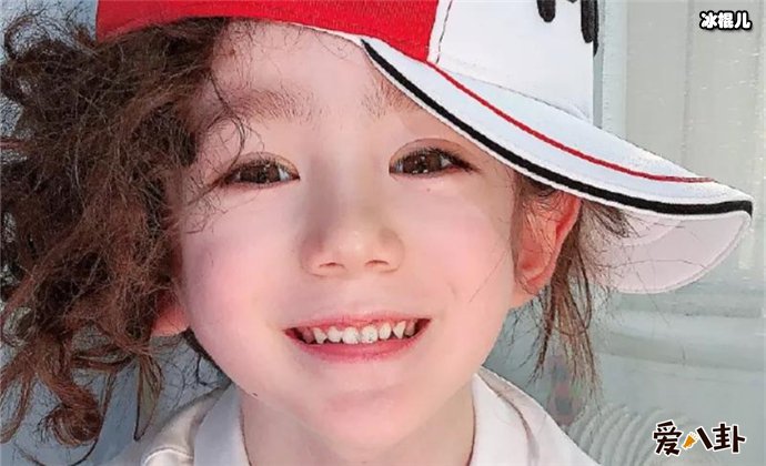 童星周嘉诚因长相被怀疑性别,父母资料起底!