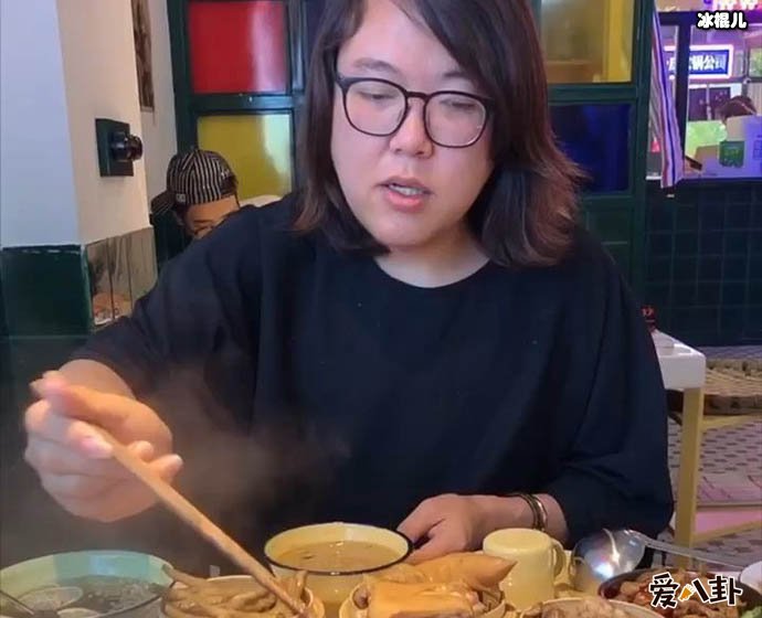 网红吃播浪胃仙大胃王性别揭秘,事后都会进行催吐行为?