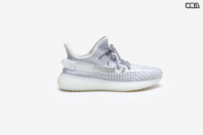 YEEZY和空军一号对比，二者做工细节一样？