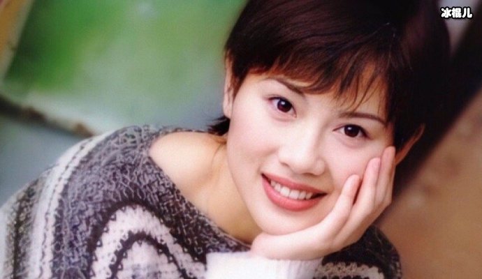 陈松伶影视歌三栖艺人，发展如此厉害是什么原因？