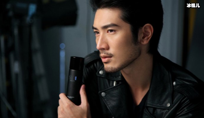 男星高以翔去世快一年,其女友深情悼念被指蹭热度人设崩塌!