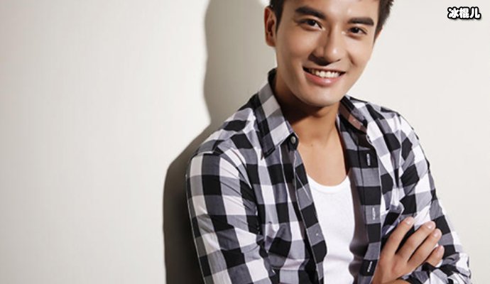 郑恺爱妻人设崩塌，妻子怀孕在家他却深夜与美女蹦迪！