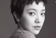 “短发女王”郭采洁搭配，牛仔套装搭芭比粉T恤居然穿出了摇滚范！-捕鱼中文站
