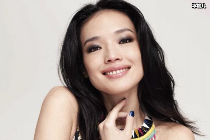 46岁舒淇全新时尚大片曝出,精美妆发雅致大气!