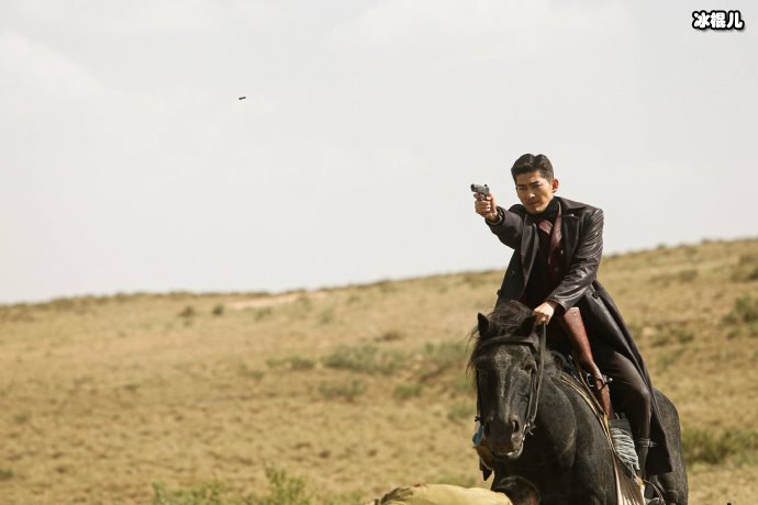 《烽烟尽处》张翰演绎铁血柔情的军官,女主角让人惊喜!