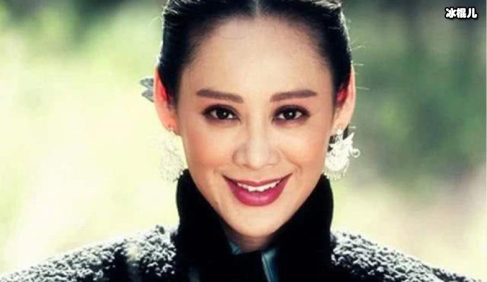 导演敢怒对宁静一脸尴尬,网友好奇为什么手撕导演?