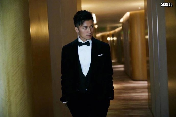 多年来喜欢姐弟恋的谢霆锋,4任前女友中除了她都成了大妈!