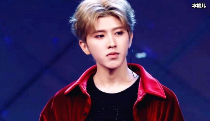 蔡徐坤从全网黑到“真香”，只因一件事被认可成功圈粉!