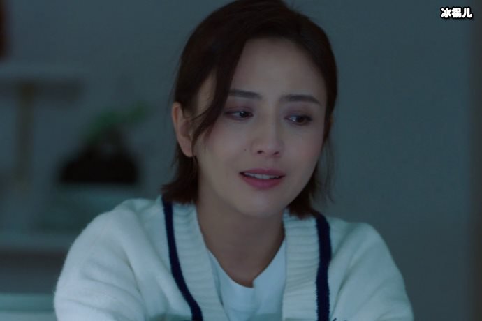 被骂上热搜的男人,与异性保持亲密距离网友:不出轨才怪!