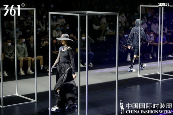 东方破晓蓄势待发——361°强势登陆2021中国国际时装周！