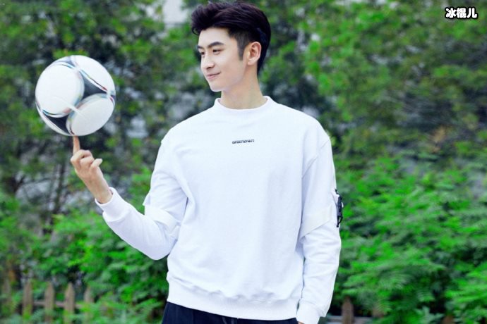 被粉丝质问为何一直不红，张云龙在线怼粉惹网友围观！