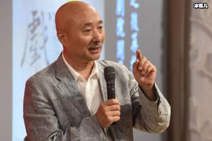 春晚事故不是意外当年那把枪是真的，陈佩斯：站着挣钱太难！