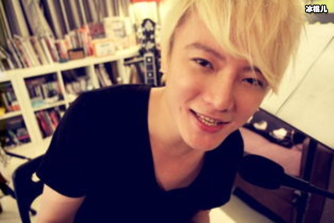 飞儿乐团成员阿沁声援林彦俊：他永远是我的学生！