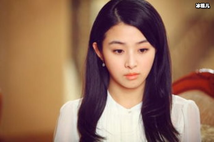 超女出道的张含韵迎来31岁的生日,低调晒自拍照庆生