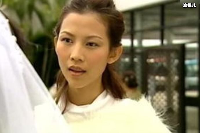 蔡少芬胆子好大,公开纰漏与梁朝伟拍吻戏细节