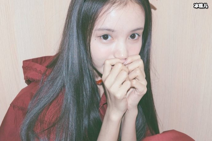 成功摘下甜美网红的标签,酷起来的林小宅让人刮目相看!