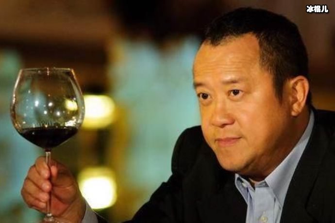 曾志伟太太因病离开生前过隐形生活，走后女儿也希望低调处理！