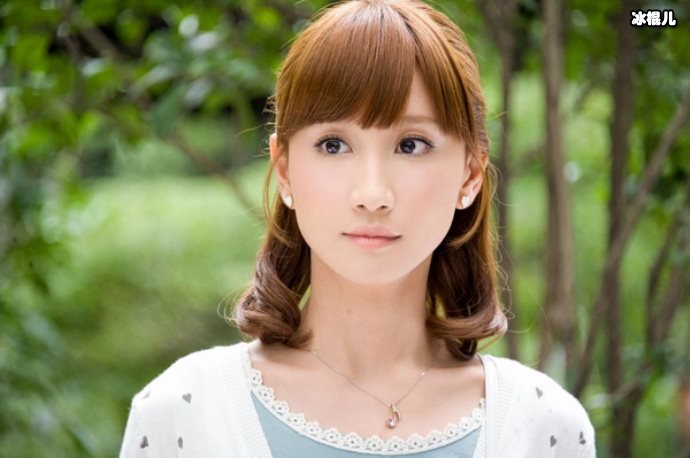 陈彦妃36岁生日庆生,幸福甜蜜状态似少女状态无敌!