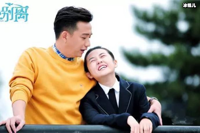 多多接下爸爸的工作,担任家里大厨黄磊调侃孙莉孩子照顾大人