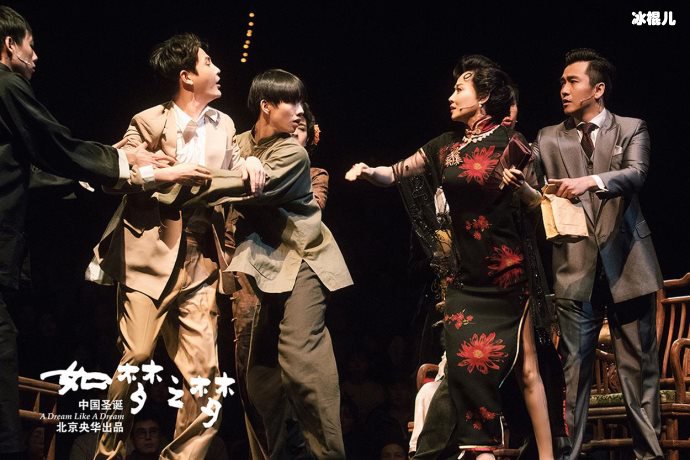 超贴心肖战请话剧《如梦之梦》工作人员喝奶茶,背后原因让人泪目!