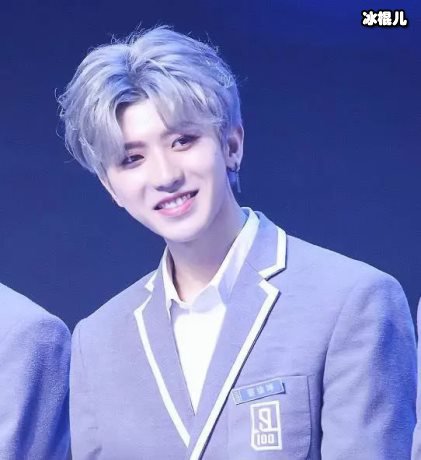 蔡徐坤和Lisa又被网友嗑cp,没想到这次是因为微博头像