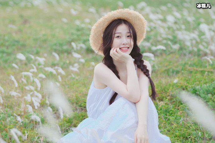 THE9集体晒签名,安琦的好认虞书欣的大方只有她最会偷懒