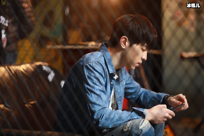 邓伦第一部电影《阴阳师》杀青,联合郭敬明让人担心