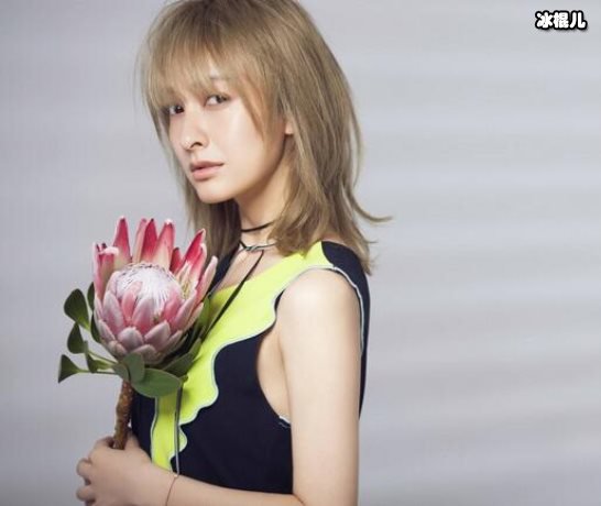 快本高伟光吴昕还原枕上书片段,两人动作对比明显画风走