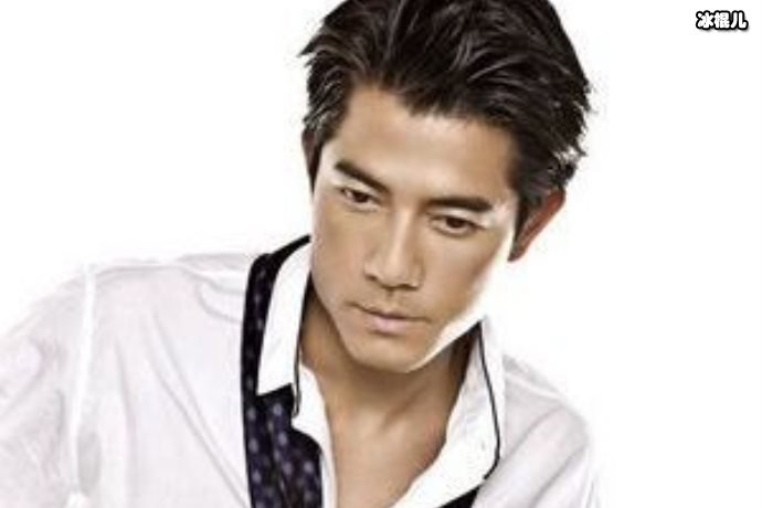 57岁郭富城与43岁孔刘同框!虽有身高差但无惧依旧大气畅聊