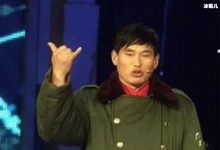 大衣哥为蒜苗唱歌,很多粉丝都来看他-捕鱼中文站
