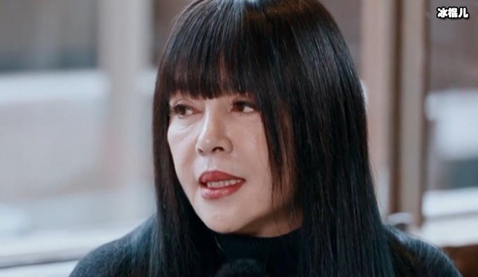 出道九年靠实力走红,网友表示靠颜值也可以!