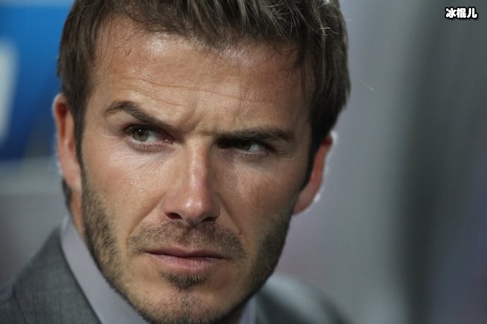 贝克汉姆遇中年危机！植发两年效果差，网友：太“秃然”了