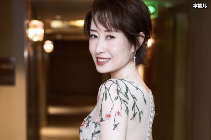 刘敏涛挑战职场女性,《精英律师》霸气出场