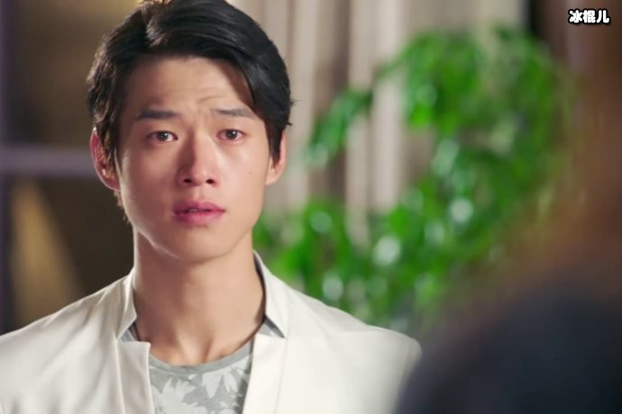 杨幂和魏大勋吃冰激凌被拍,粉丝团的发文让网友不淡定了