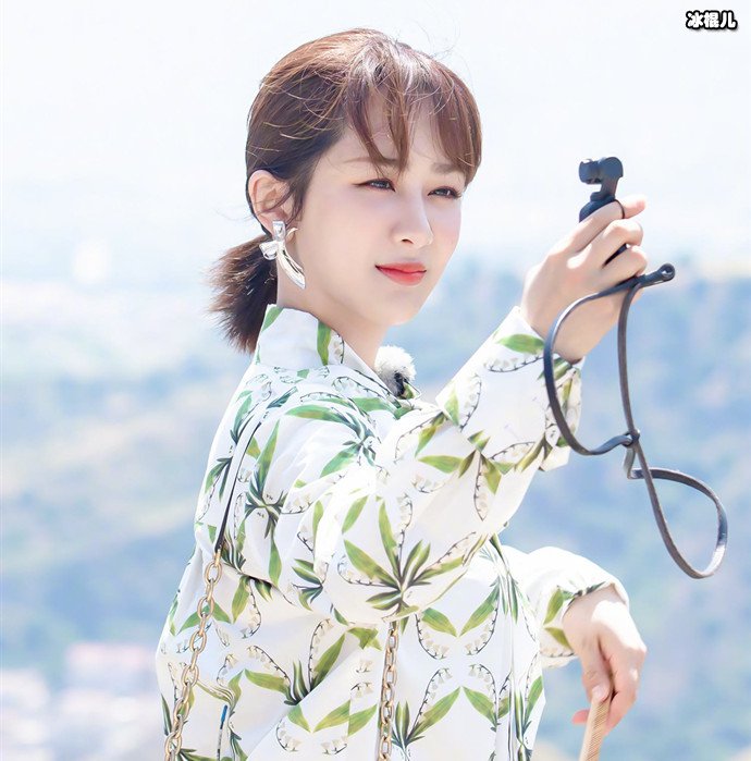 明星竟然也追星,杨紫在节目中自曝心中男神,是熟悉的他