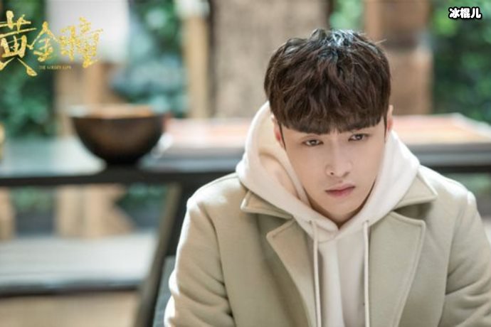 张艺兴解锁新封平日里温和谦逊的他,如何做到一秒变身