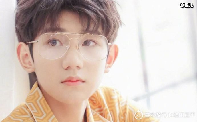 王源接受采访谈地久天长,表示希望得到观众的认可