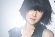 谢娜陪父母外出聚餐身材发胖双腿浮肿,孕肚超大被怀疑双胞胎-捕鱼中文站