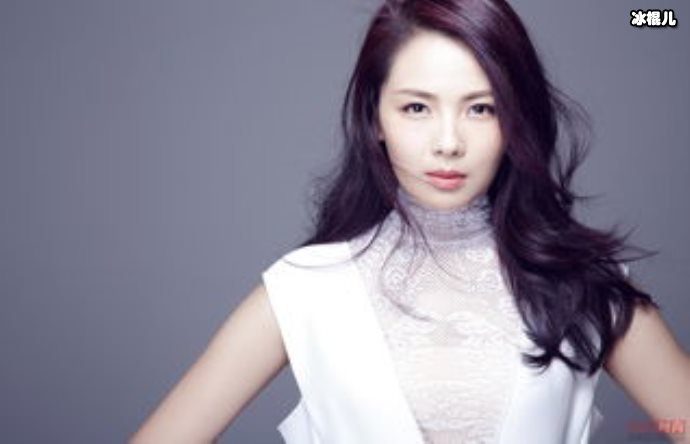 因老公破产而复出烈焰红唇刘涛,尽显成熟女人魅力